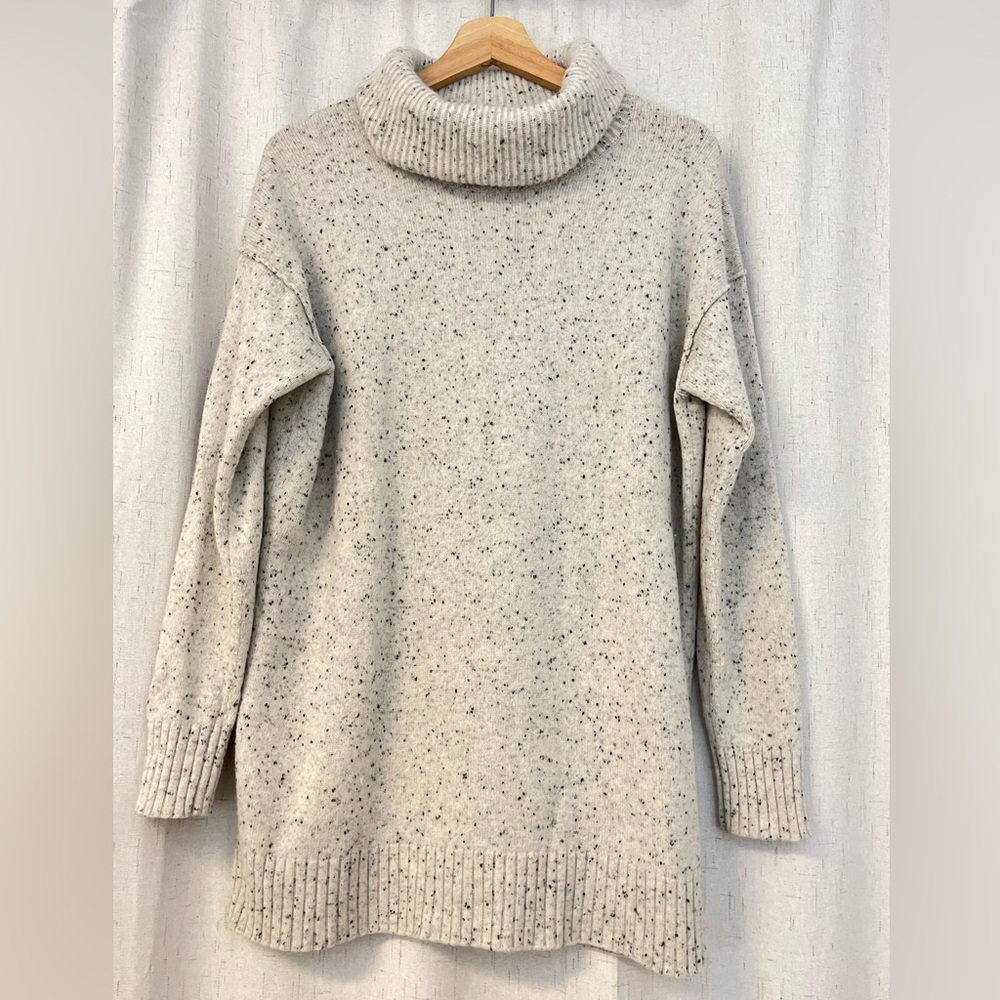 NWOT Athleta Bayshore 80%Wool and 20% Cashmere Dots 100% cashmere $158 Sweater
